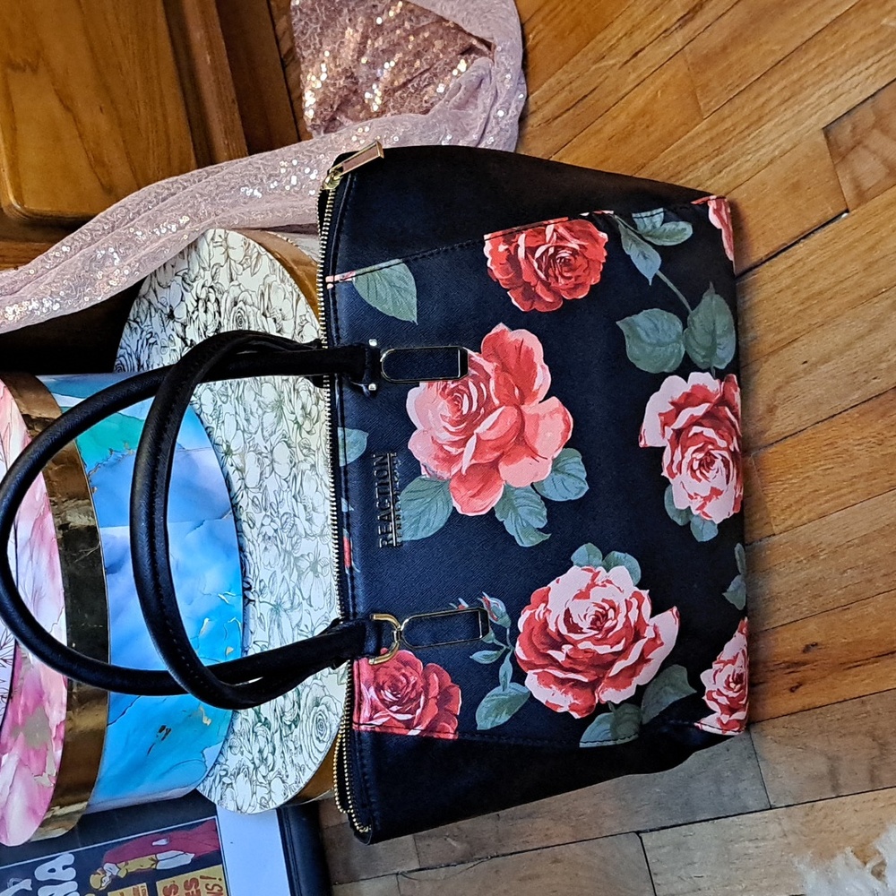 Kenneth Cole Reaction Floral Shoulder Bag. - Picture 1 of 8